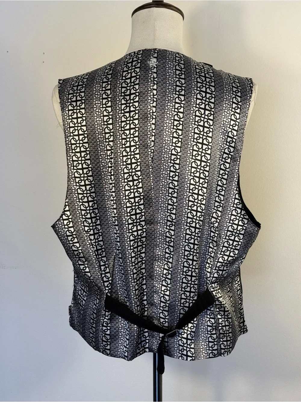 English Laundry Black Linen Blend Vest 3XL Embroidered Crest Gothic Formal - Picture 2 of 6